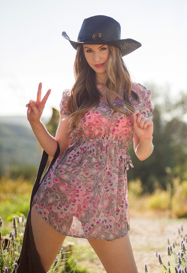 Елена, 19